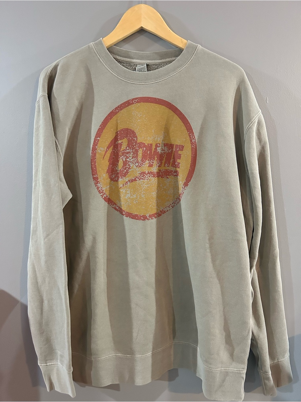 Beige Graphic Crewneck Sweatshirt with Retro Logo David Bowie